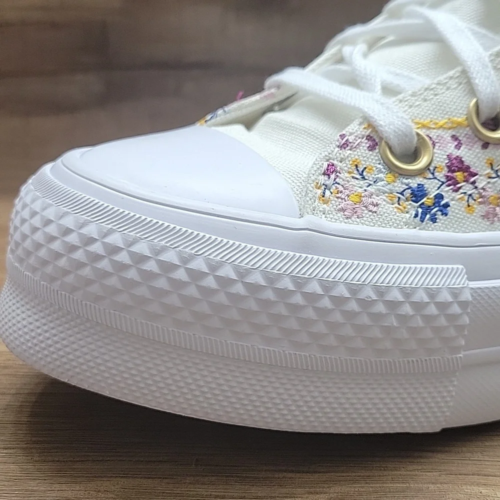 Converse White High-Top Sneakers with Classic Design - Picture 10 of 15